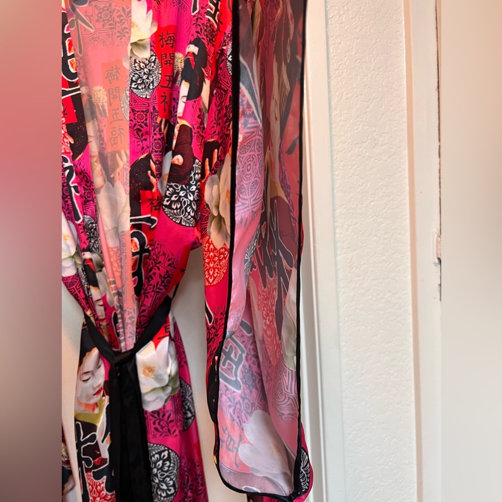 Women’s Vintage pink Kimono!! Beautiful! - Picture 7 of 15